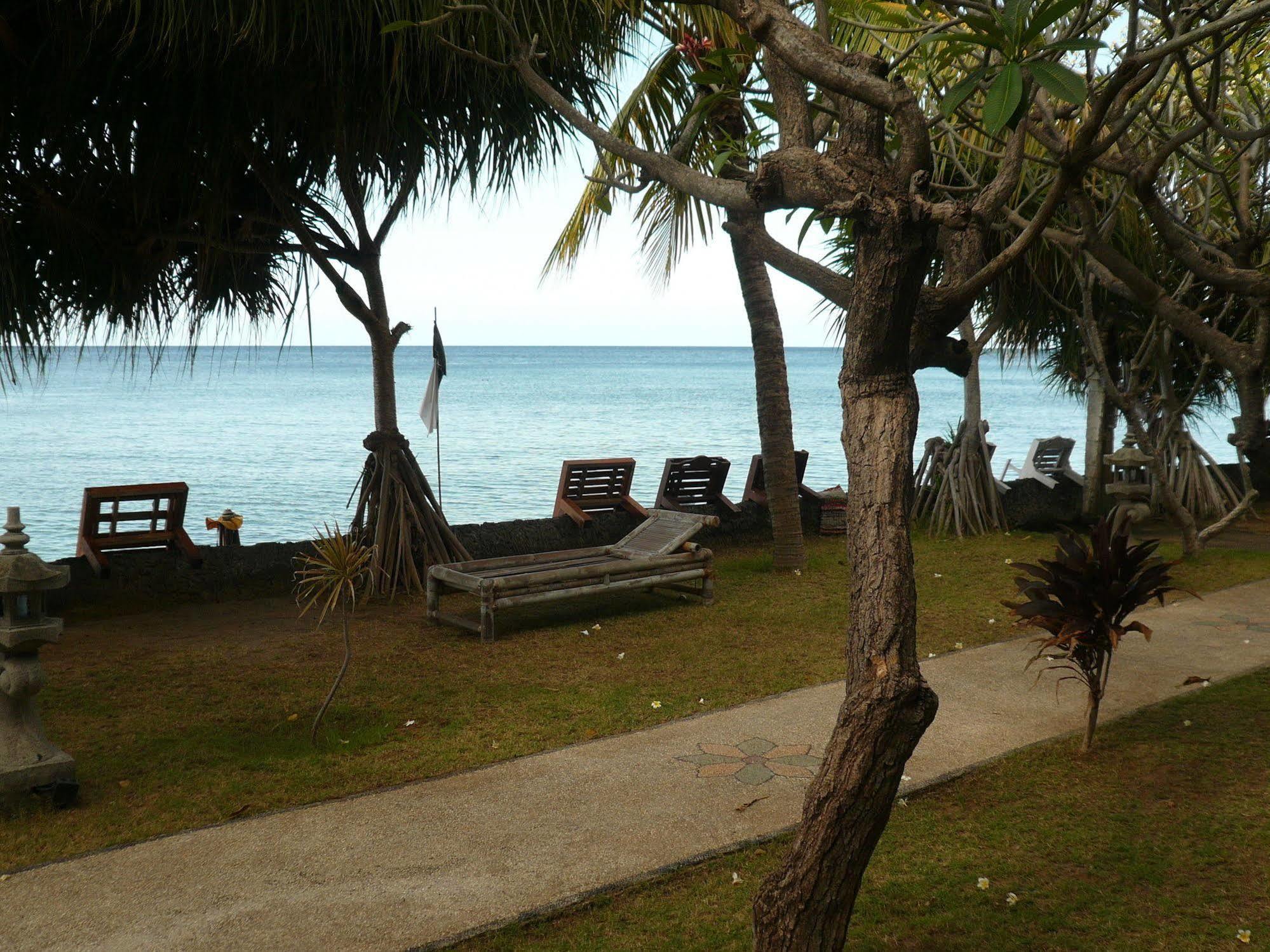 Vienna Beach Resort Amed Buitenkant foto